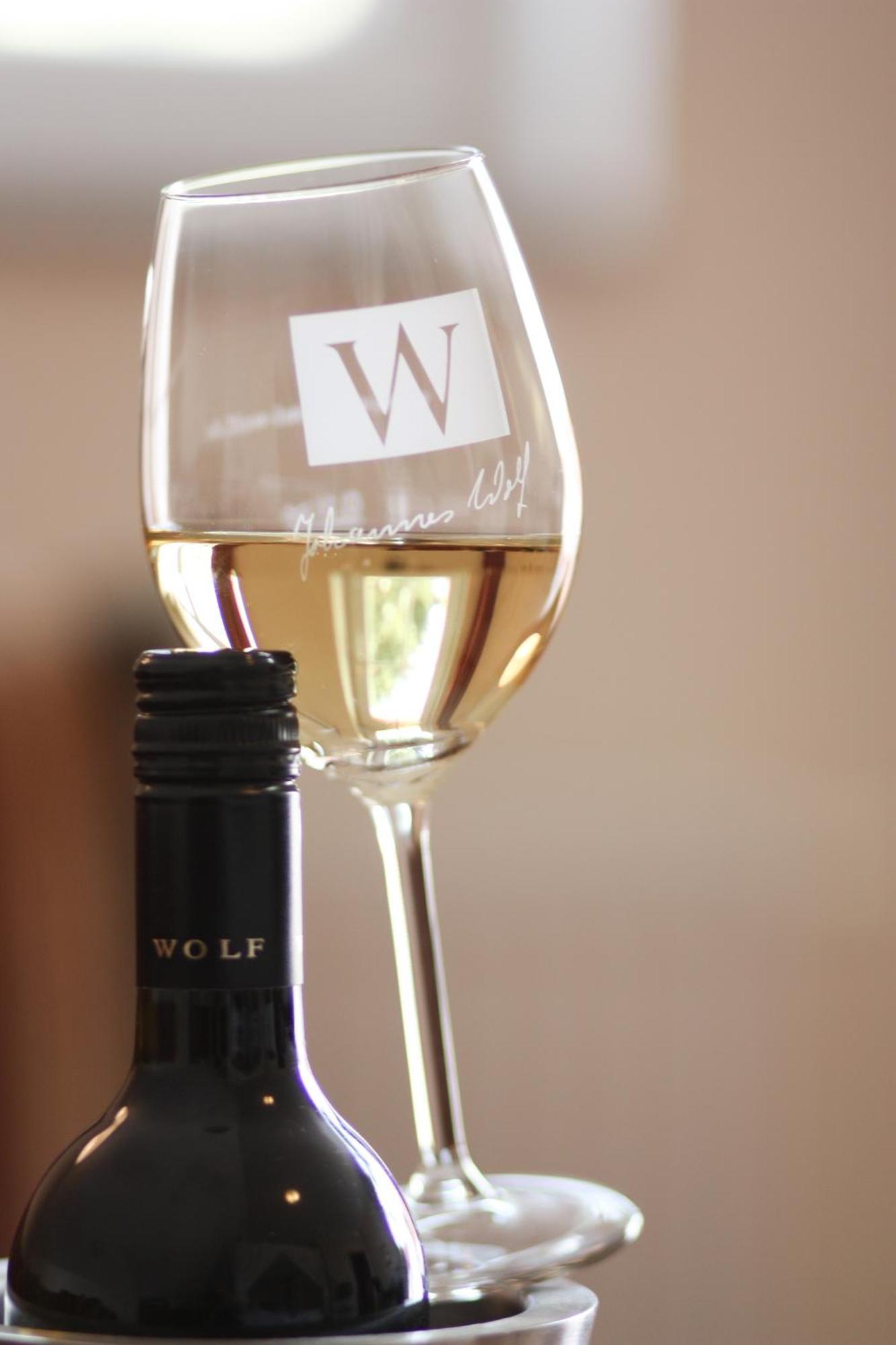 Weingut Weinstube Weinhotel Wolf Harxheim Exterior foto